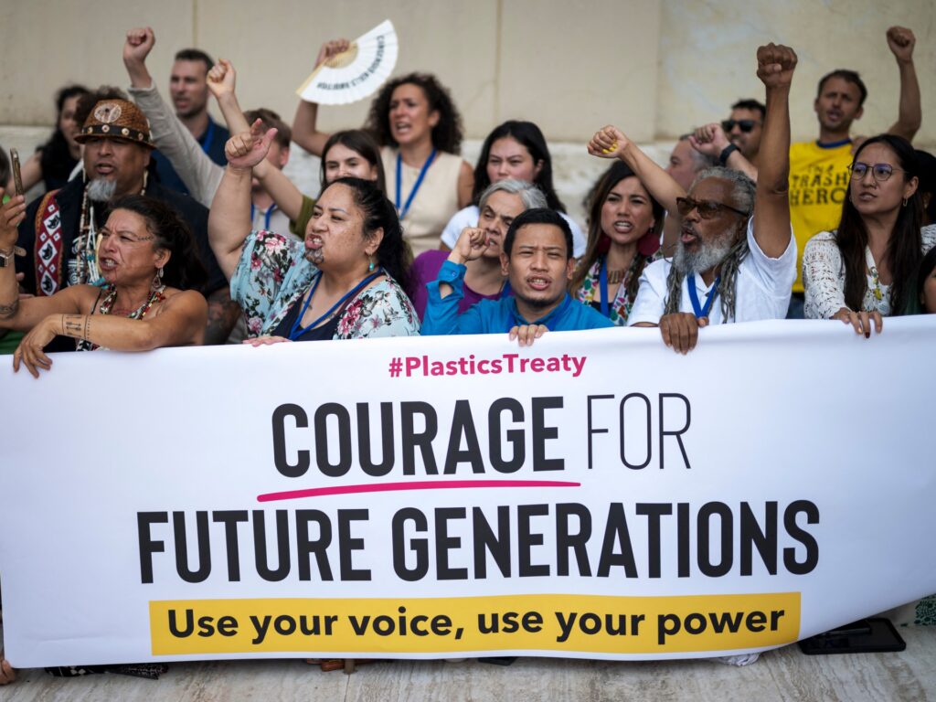 No agreement in sight as UN plastic pollution treaty talks enter final day | Environment News