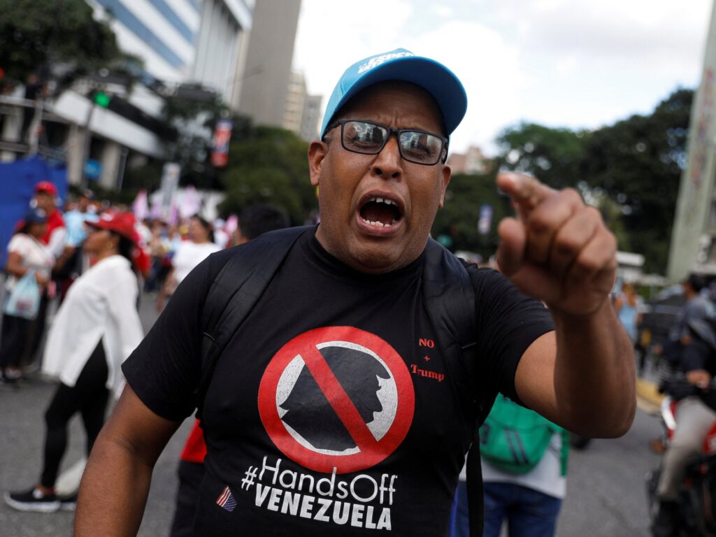 US warships may reach Venezuela coast by weekend in drug cartel operation | Politics News