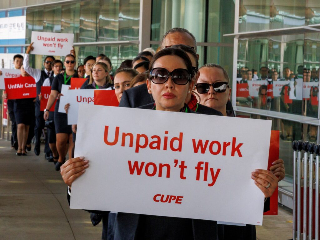 Air Canada flight attendants hold controversial wage vote | Workers' Rights News