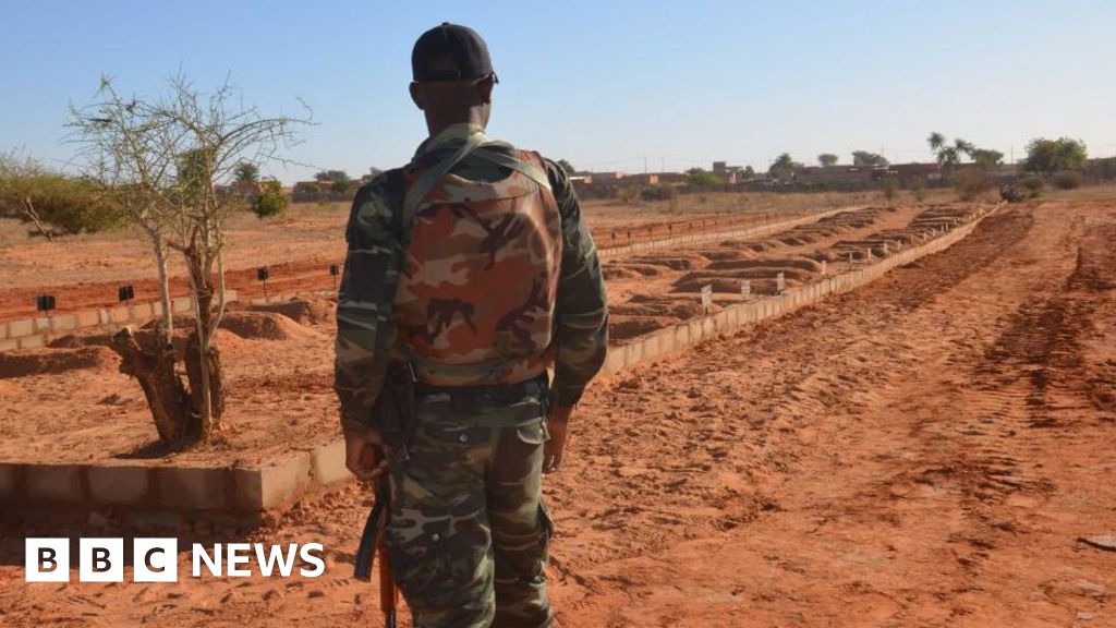 Jihadist groups executing civilians and burning homes, HRW warns Jihadist groups executing civilians and burning homes, HRW warns
