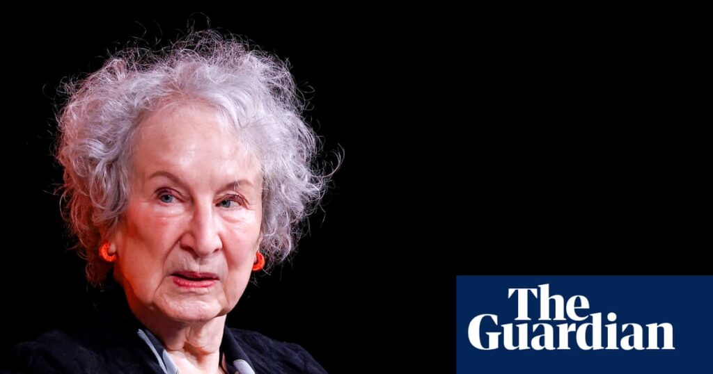 Margaret Atwood releases satirical short story critiquing book bans in Canada | Canada