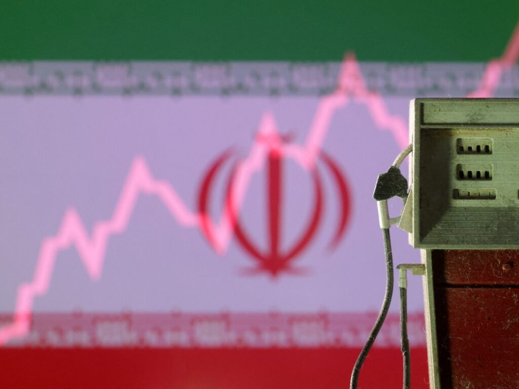 US slaps new sanctions on individuals and firms that help Iran sell its oil | Donald Trump News