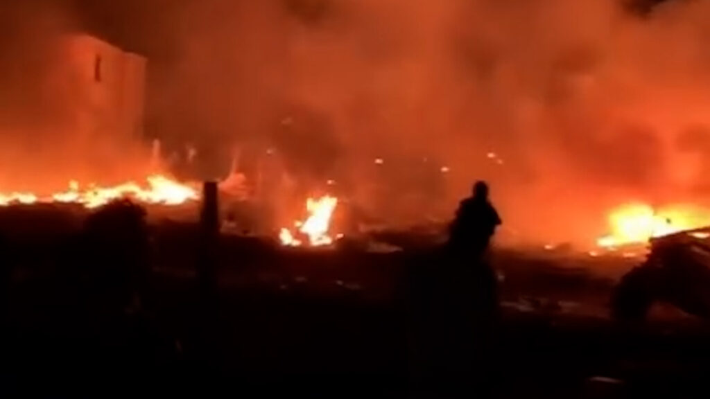 Video: Israeli attacks pound displacement camps in Gaza