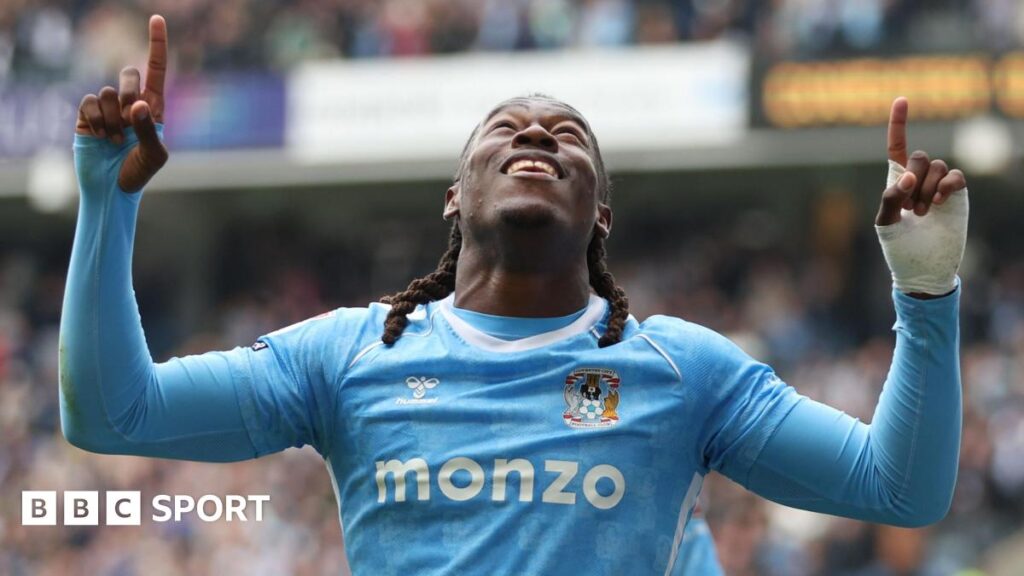 Brandon Thomas-Asante celebrating scoring a goal for Coventry City
