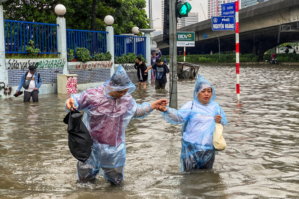 Floods kill three after typhoon rains in northern Vietnam | Floods