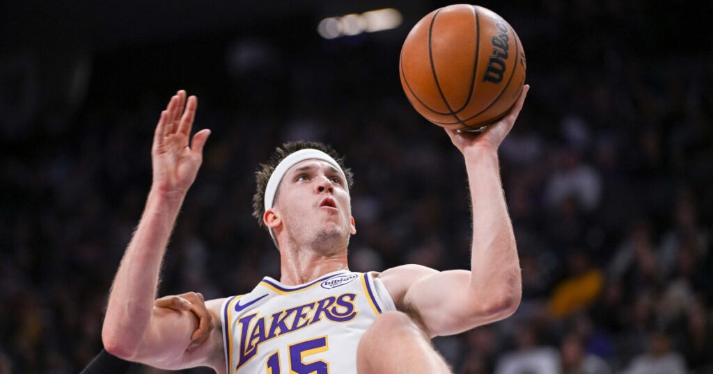 Lakers’ Austin Reaves scores career-high points in win over Kings | Basketball News Lakers’ Austin Reaves scores career-high points in win over Kings | Basketball News