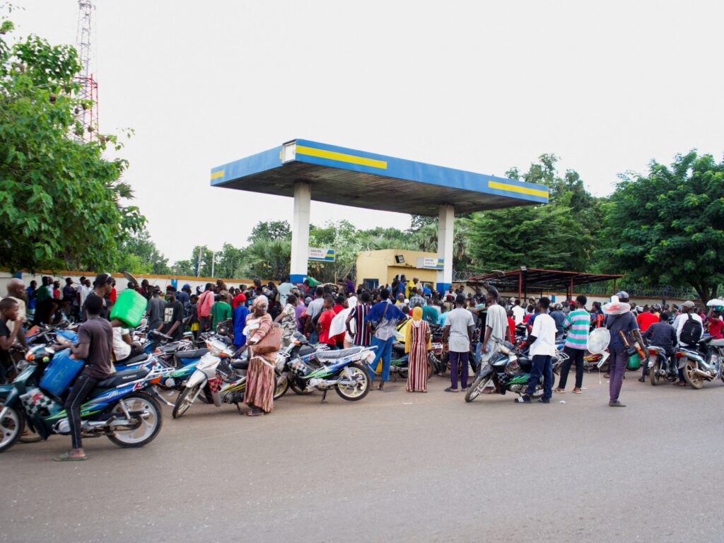 Mali fuel crisis spirals amid armed group blocking supplies to capital | Conflict News Mali fuel crisis spirals amid armed group blocking supplies to capital | Conflict News