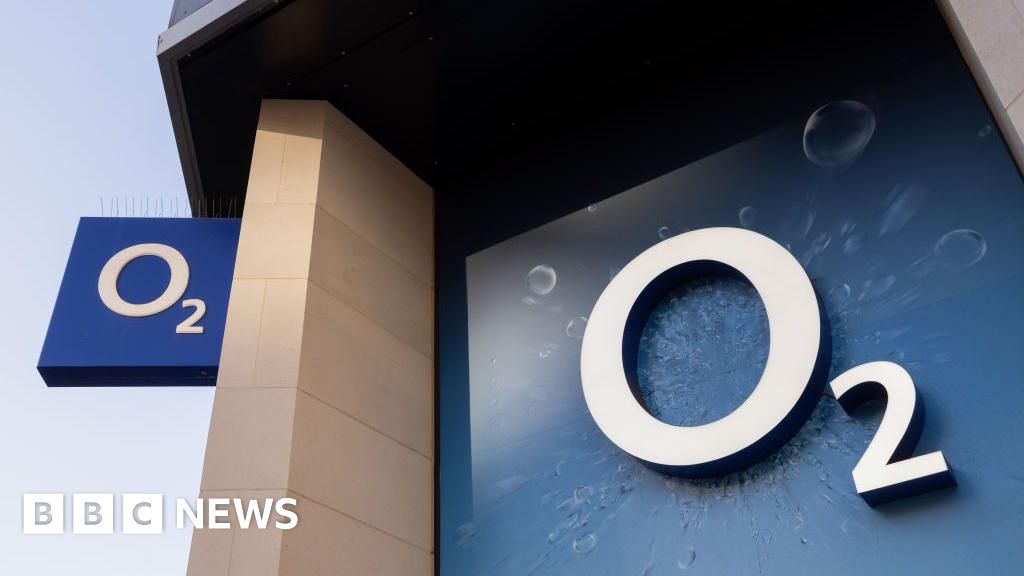 Ofcom slams O2 over unexpected mobile phone contract price rise Ofcom slams O2 over unexpected mobile phone contract price rise