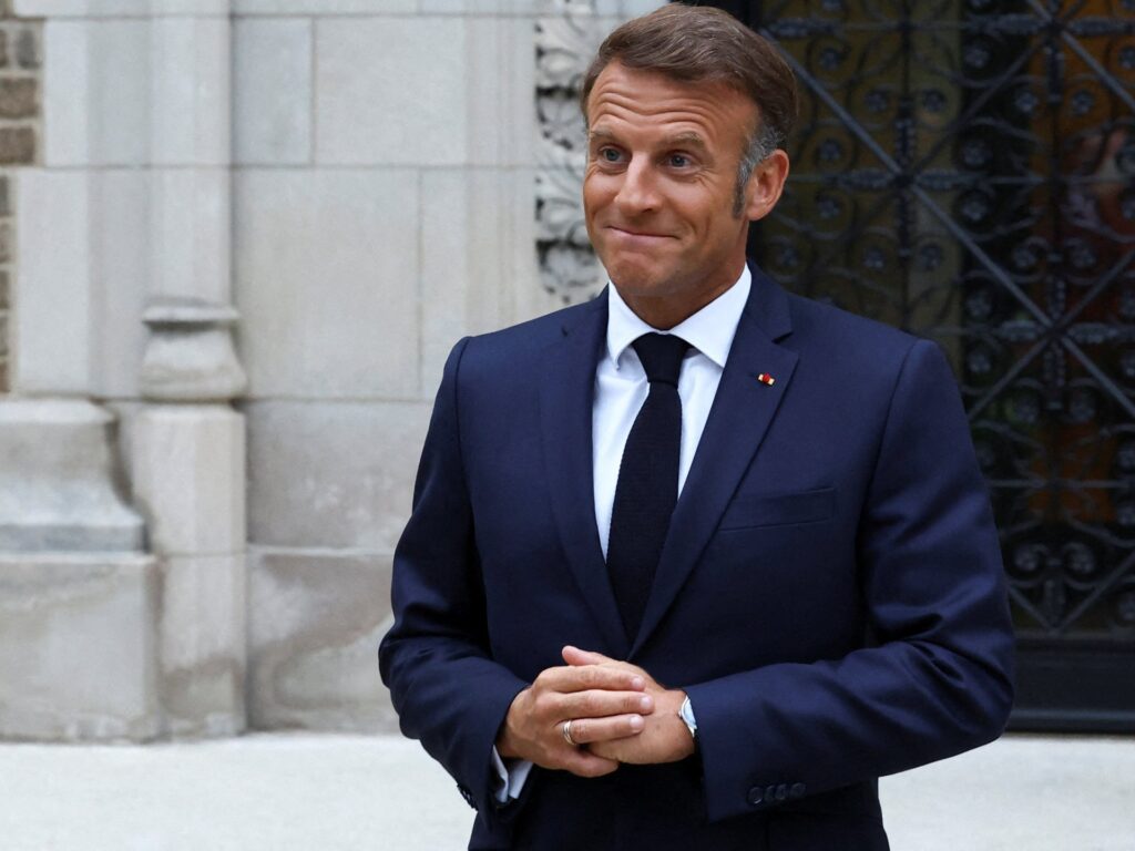 Outgoing French PM launches last-gasp bid to quell political crisis | Emmanuel Macron News