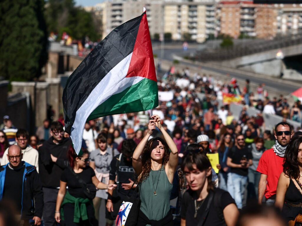 Pressure mounts on Meloni’s gov’t as Gaza protests paralyse Italy | Israel-Palestine conflict News
