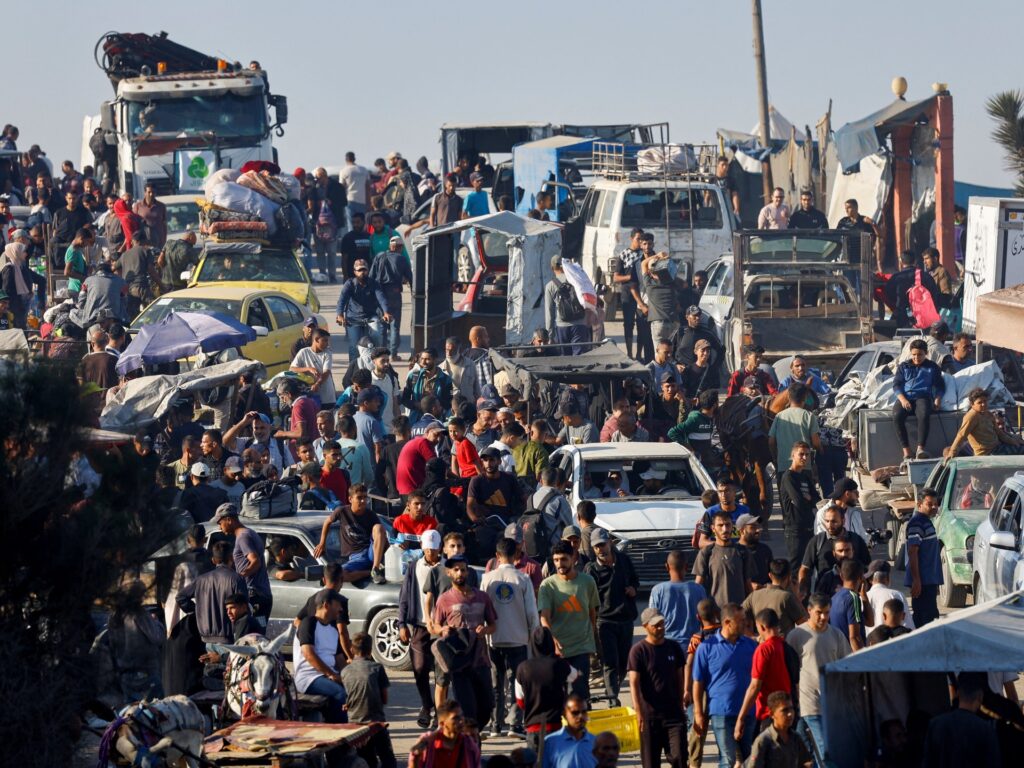 Tens of thousands return to shattered Gaza homes after ceasefire | Gaza News