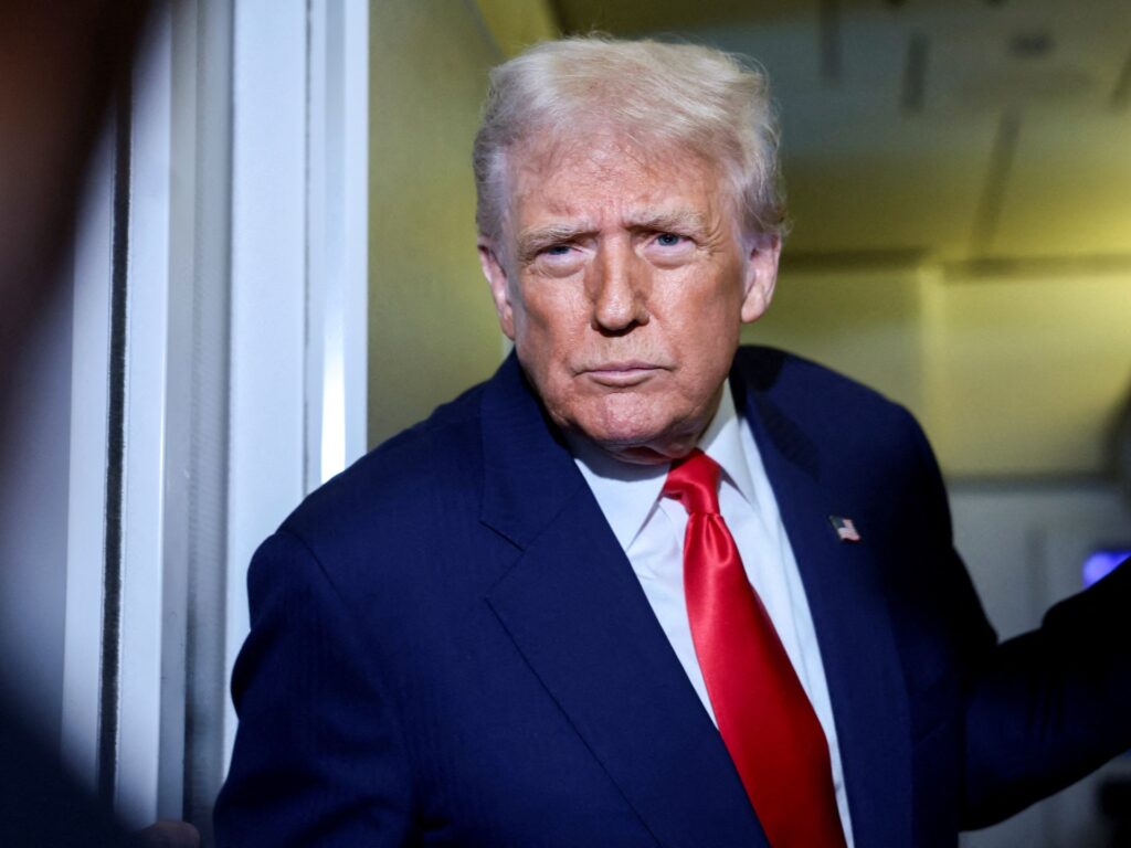 Trump calls for Senate to scrap filibuster tactic to end the gov’t shutdown | Donald Trump News Trump calls for Senate to scrap filibuster tactic to end the gov’t shutdown | Donald Trump News