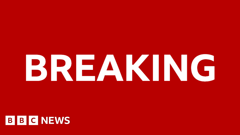 Trump limits refugee admissions to 7,500 and gives priority to white South Africans Trump limits refugee admissions to 7,500 and gives priority to white South Africans