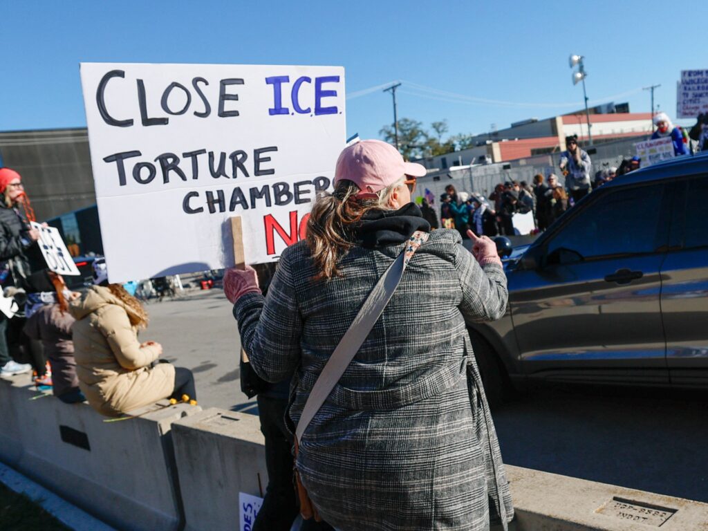 US Democratic congressional candidate indicted for Chicago ICE protest | Donald Trump News US Democratic congressional candidate indicted for Chicago ICE protest | Donald Trump News
