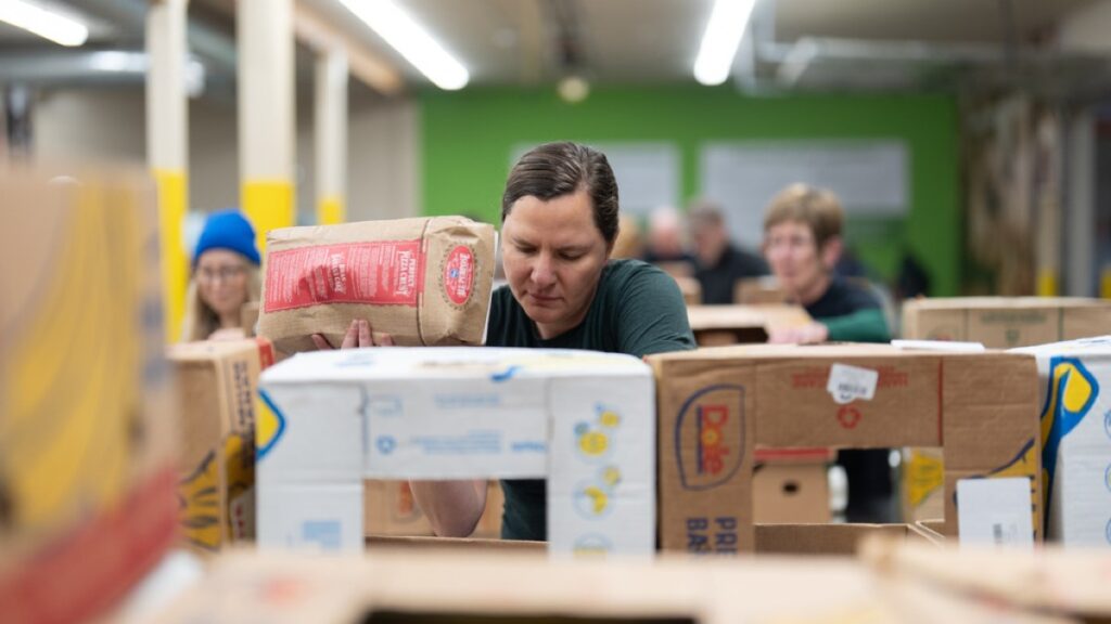 Widespread uncertainty as US food aid set to lapse amid government shutdown | Politics News Widespread uncertainty as US food aid set to lapse amid government shutdown | Politics News