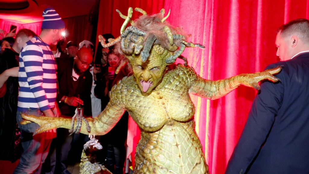 Heidi Klum Reveals 2025 Halloween Costume Heidi Klum Reveals 2025 Halloween Costume