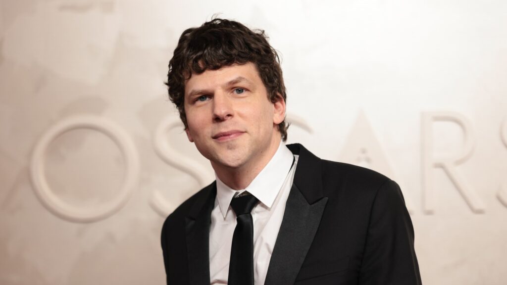 Jesse Eisenberg Is Donating a Kidney to a Stranger Jesse Eisenberg Is Donating a Kidney to a Stranger